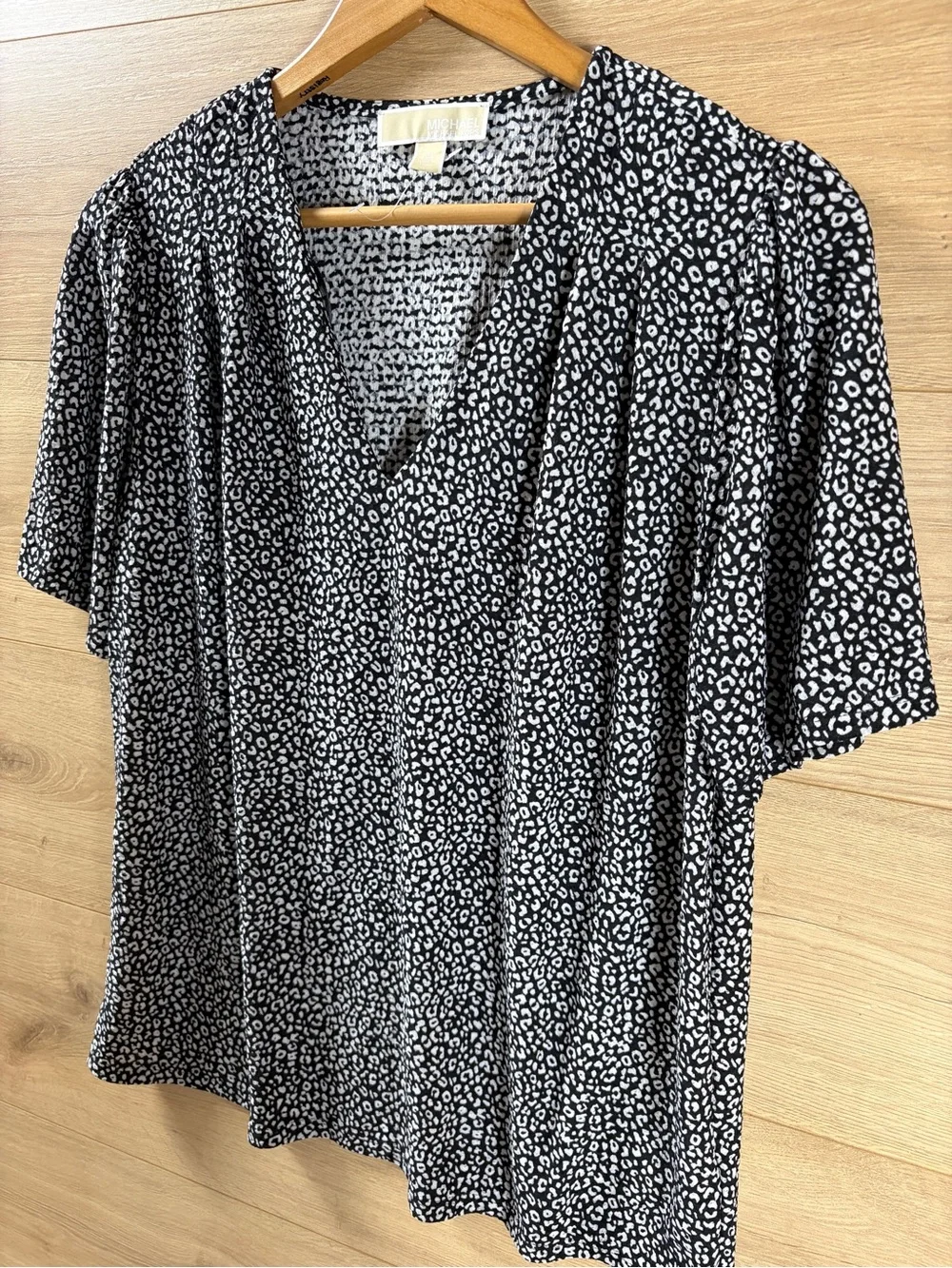 Michael Kors Black & White Printed V-Neck Drapey Top